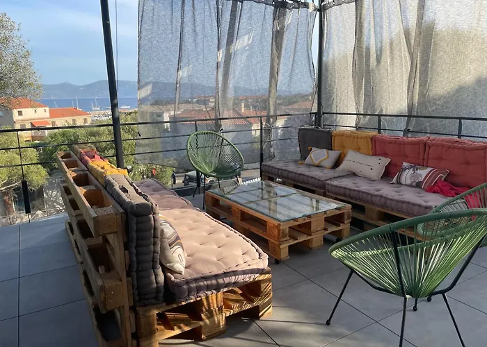 Corse - Maison Face A La Mer Nyaraló